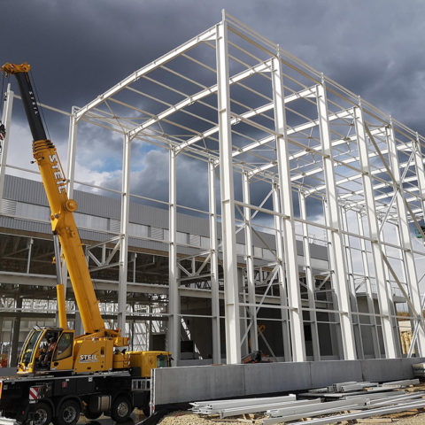 SEW Forbach – Bâtiment fonderie + Magasin grande hauteur. Environ 1000T de charpente.